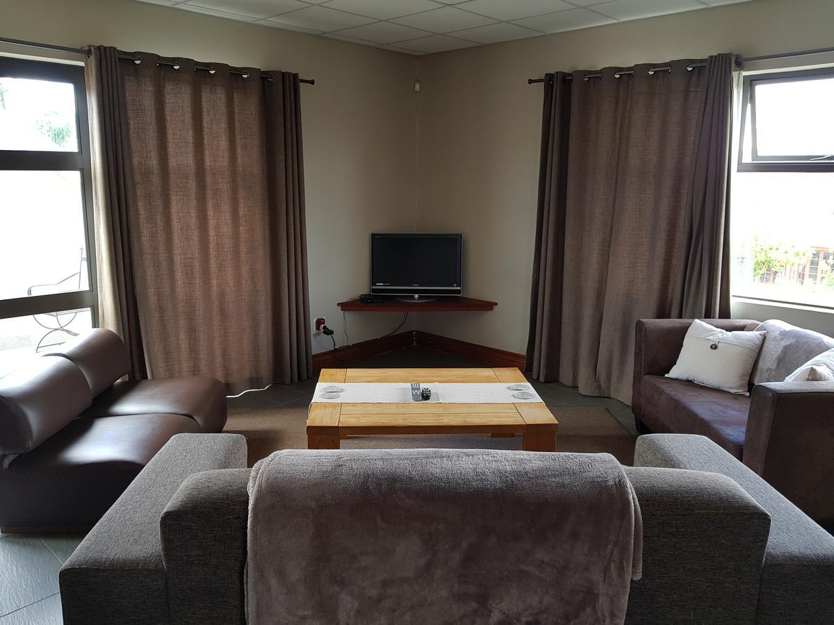 Stay@67 Apartments - Dullstroom Kültér fotó