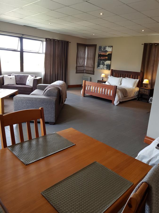 Stay@67 Apartments - Dullstroom Kültér fotó